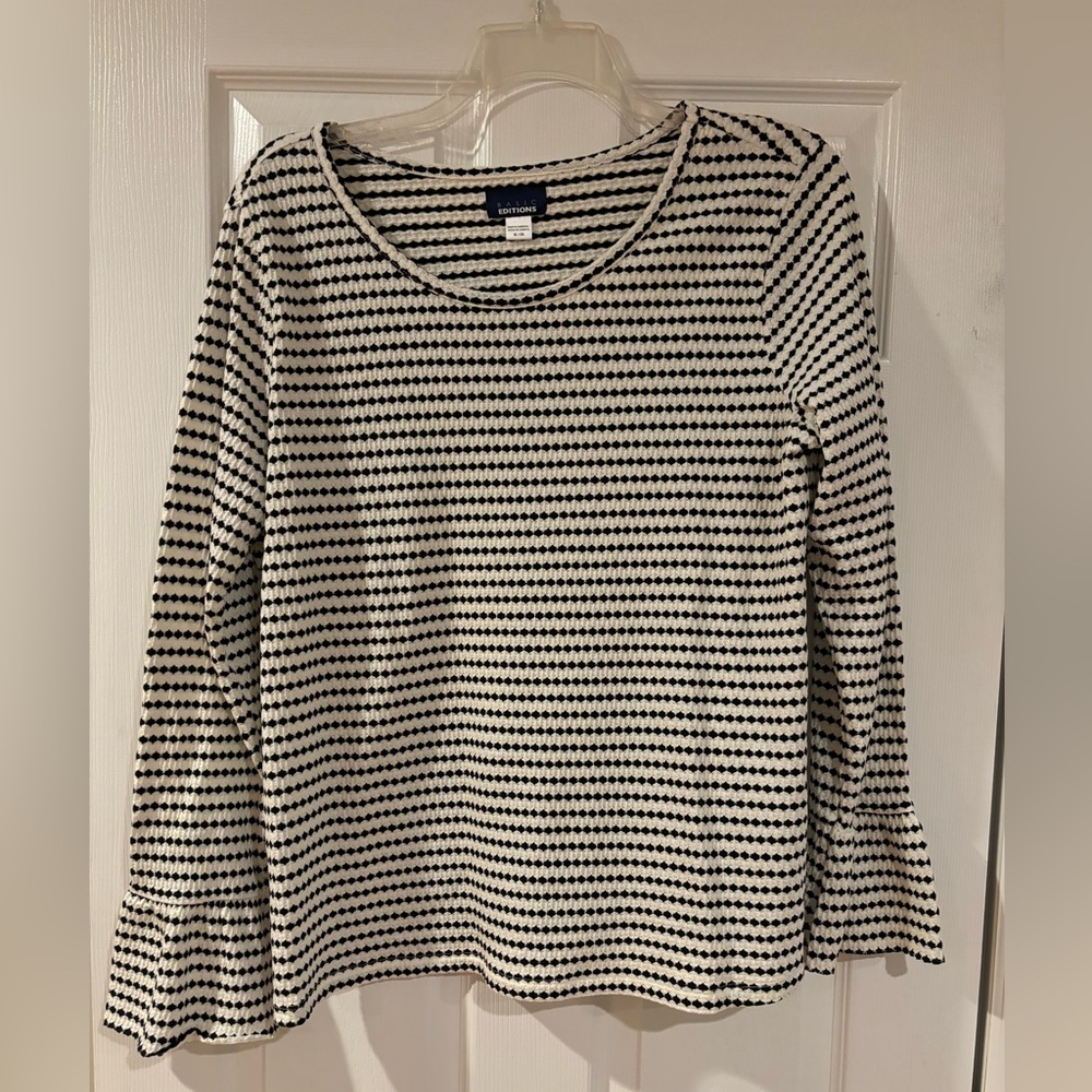 Women's Black and White Striped Top